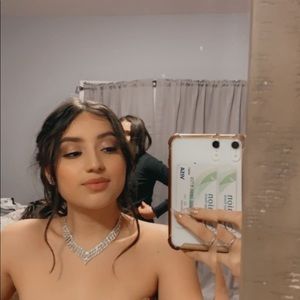 Meet your Posher, Dulce